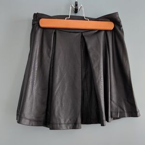 Faux leather pleated mini skirt